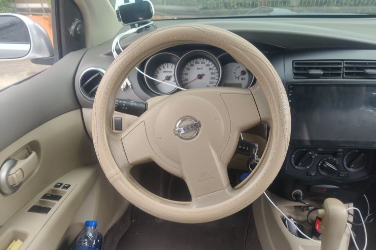 Used Nissan Livina 2010 Jingyue Edition 1.6L Automatic Supercharged Model