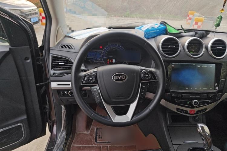 Used BYD S7 2015 2.0T Upgraded Automatic Luxury Version Steering Wheel