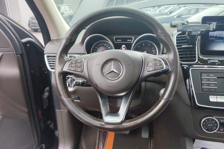 Used Mercedes-Benz GLE 2017 GLE 320 4MATIC Dynamic Model Steering Wheel