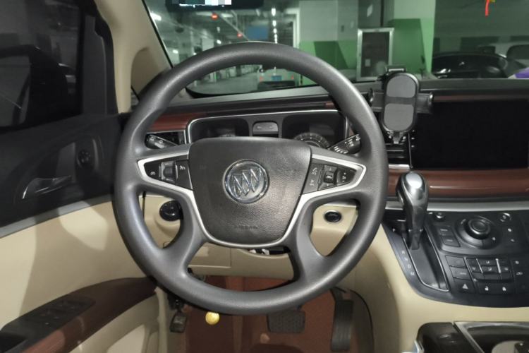 Used Buick GL8 2018 28T Comfort Model China VI Standard Steering Wheel