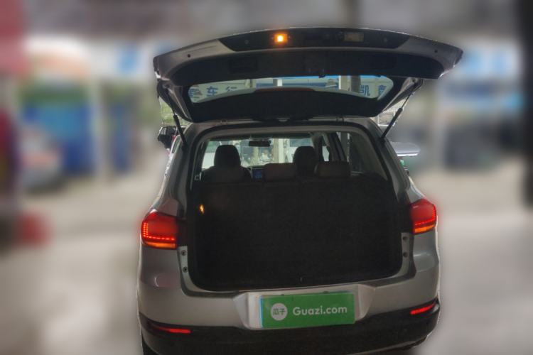 Used Volkswagen Tiguan 2013 2.0 TSI Automatic All-Wheel Drive Luxury Edition Trunk