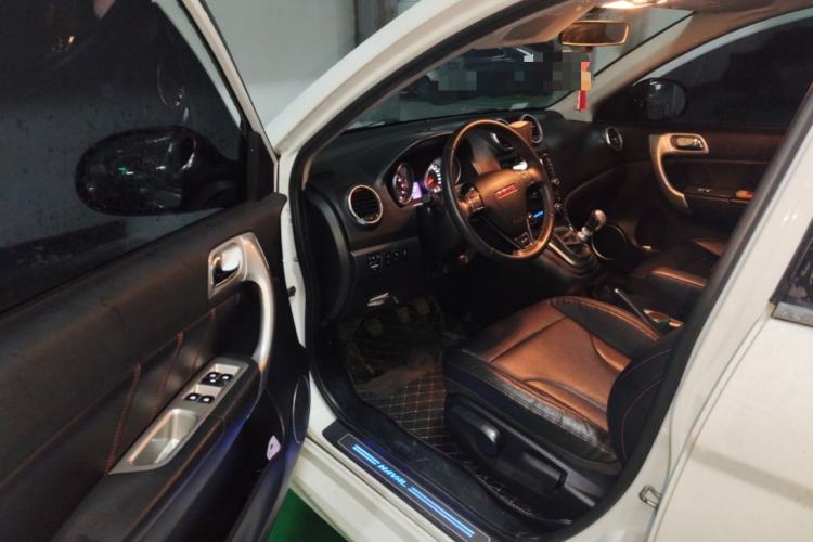 Used Haval H6 2015 Upgraded Model 1.5T Manual Two-Wheel Drive Elite Version
