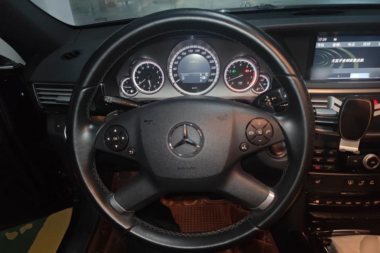 Used Mercedes-Benz E-Class 2010 E 300 L Fashion Model