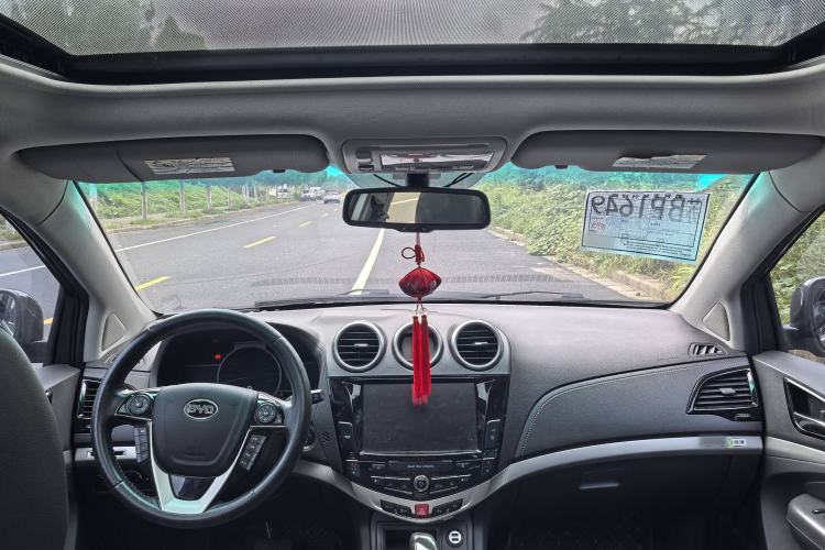 Used BYD S7 2015 2.0T Automatic Prestige Model
