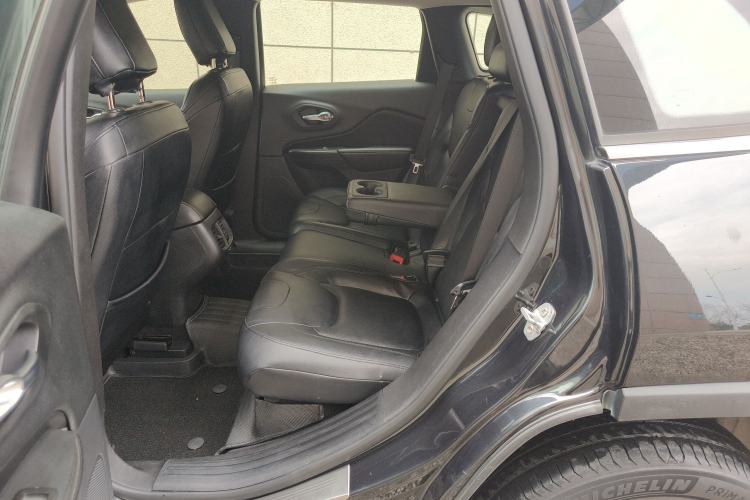 Used Jeep Cherokee 2016 2.0L Leading Edition