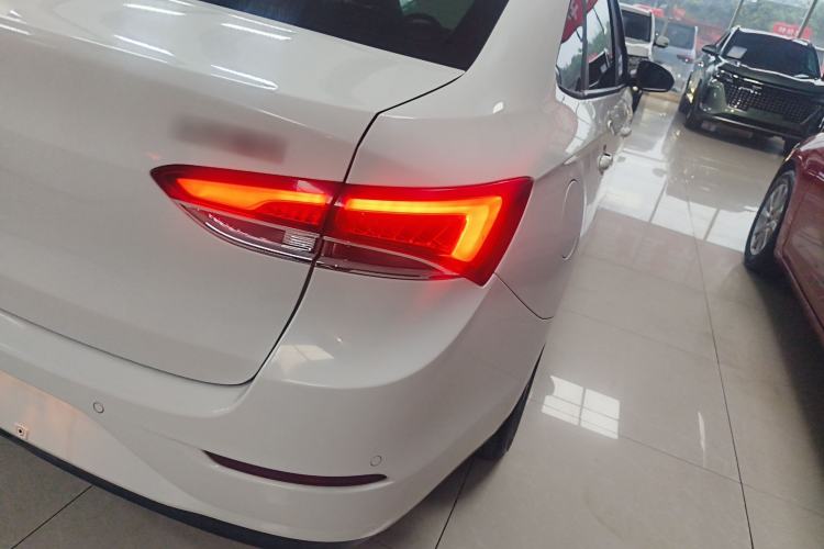 Used Buick GT 2021 Revised Version Flagship 1.5L Automatic Elite Edition Right Rear Taillight