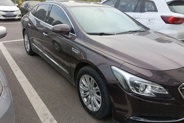 Used Buick LaCrosse 2016 20T Elite Edition Front Right 45 Deg