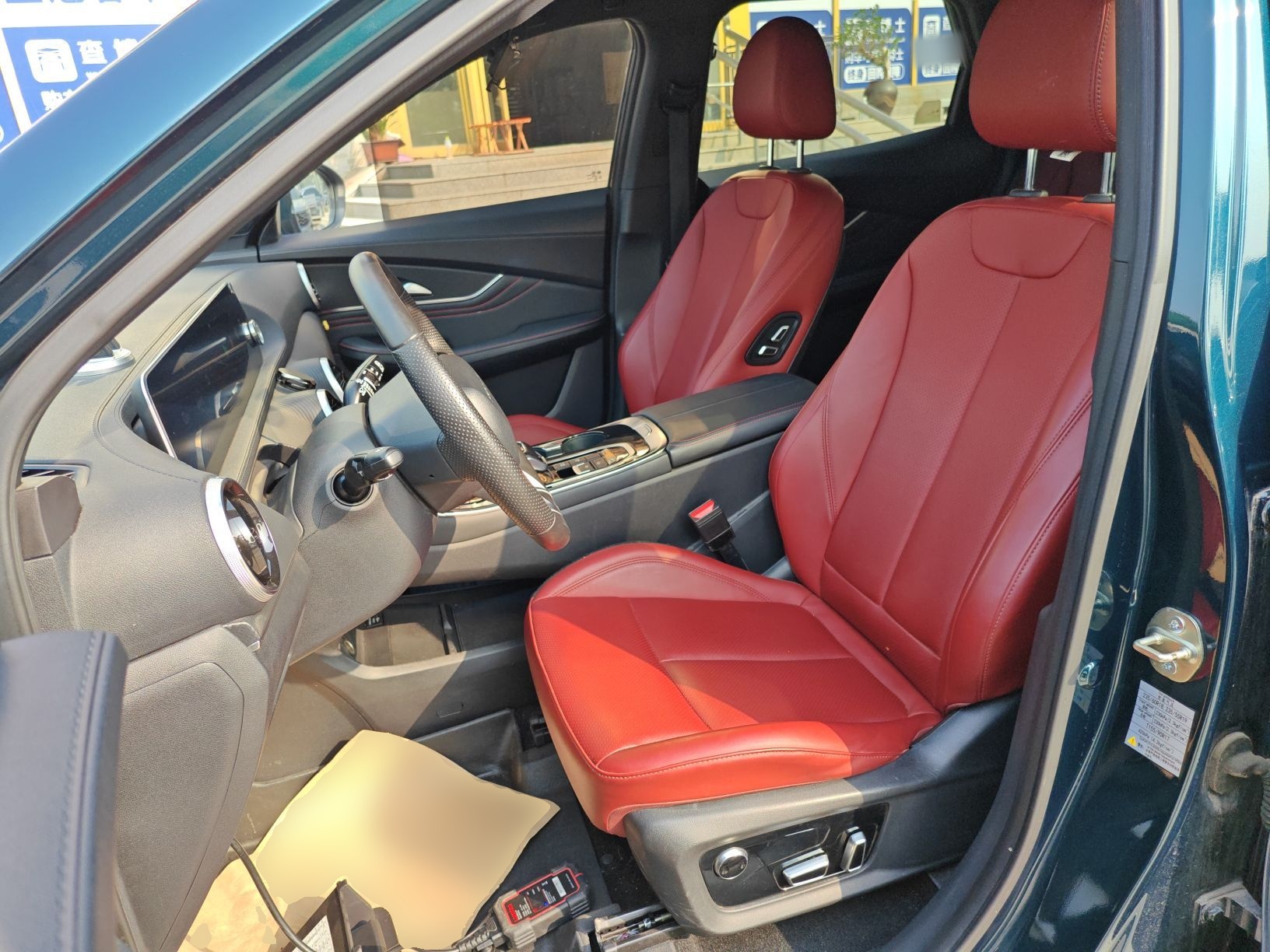 المقاعد الأمامية داخل السيارة