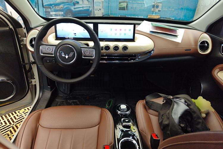 Used Wuling Bingo 2023 410 km Lingxi Deluxe Edition Center Console