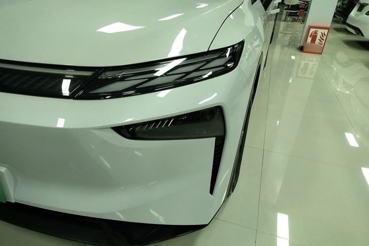 Used Venucia VX6 2025 Large Flat-Layout 520 Pro
