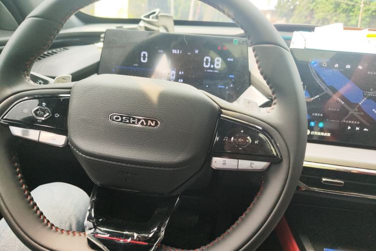 Used CHANGAN OSHAN Z6 2023 Blue Whale 1.5T DCT Smart Luxury Model Steering Wheel