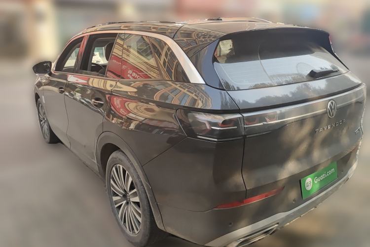 Used Volkswagen Tavendor 2023 330TSI Luxury Touring Edition
