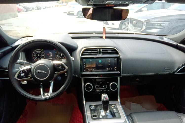 Used Jaguar XEL 2021 2.0T 250 PS R-DYNAMIC S Advanced Sport Edition Center Console