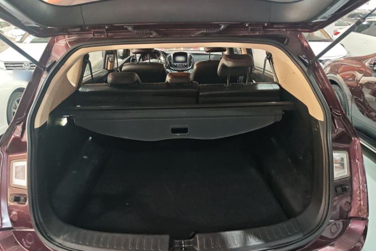 Used Baojun 560 2015 1.8L manual luxury version