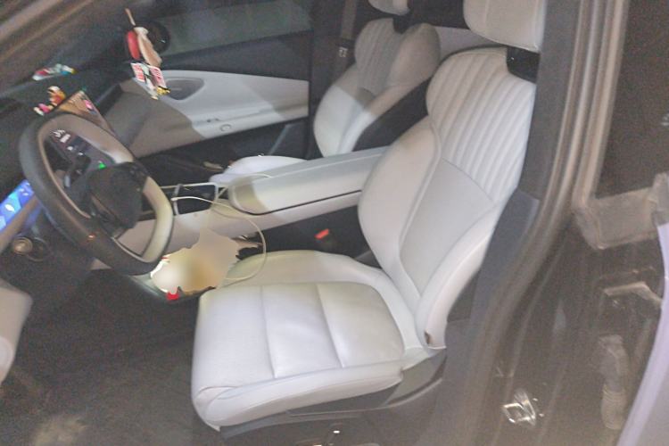 Used Lynk & Co Z10 2025 95 kWh 766 km Range Rear-Wheel Drive Max