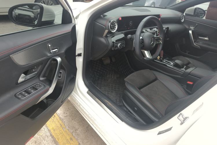 Used Mercedes-Benz A-Class 2022 Revised Version A 200 L Sport Sedan Fashionable Style
