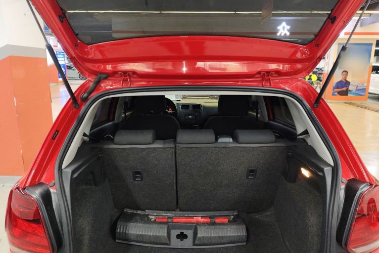 Used Volkswagen Polo 2016 1.6L Automatic Comfort Model Trunk