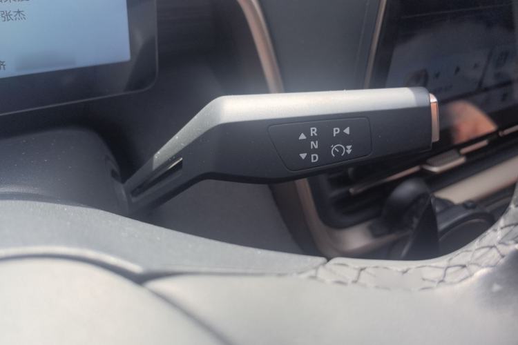 Used Dongfeng eπ eπ008 2024 636Max All-Electric Version 6 Seats Gear Lever