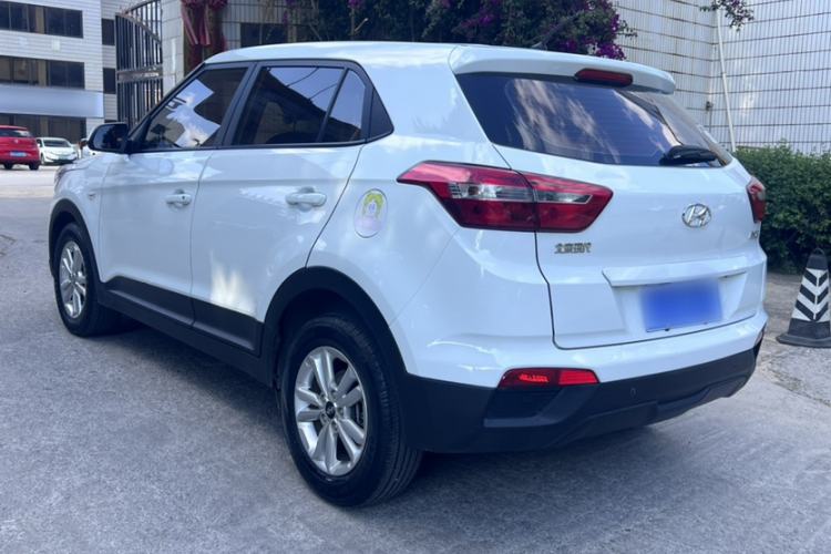 Used Hyundai ix25 2015 1.6L Automatic Two-Wheel Drive Fashionable GS Model Exterior 4