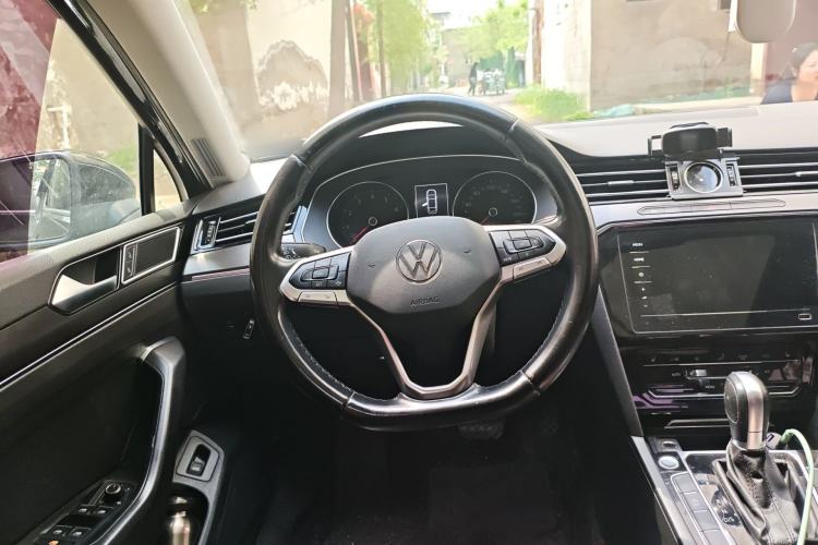 Used Volkswagen Magotan 2021 330TSI DSG 30th Anniversary Edition Steering Wheel