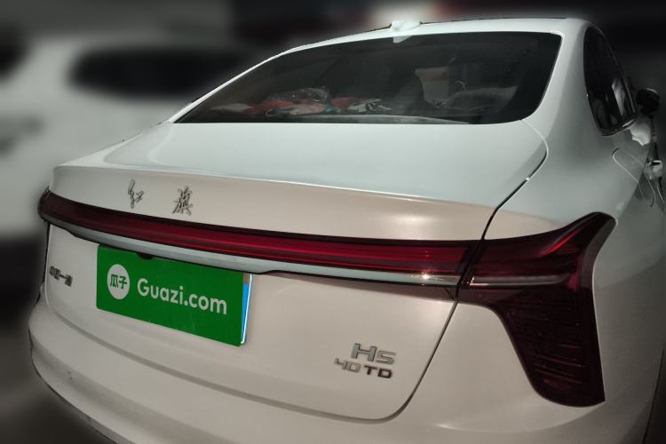 Used Hongqi H5 2025 2.0T Automatic Flag Edition – 500 000 Units Commemorative Version
