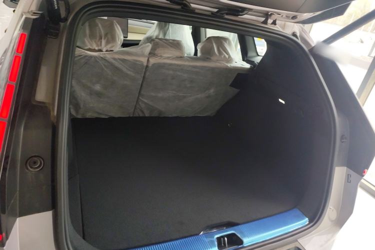 Used Volvo XC70 Plug-in Hybrid 2026 Model Two-Wheel Drive Long-Range Core Trunk