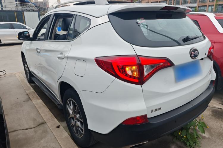 Used BYD Song 2016 Gaishi Edition 1.5TI Manual Haoya Model Rear Left 45 Deg