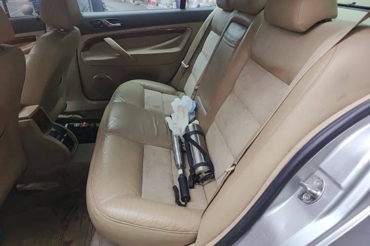 Used Volkswagen Passat 2005 1.8T Automatic Deluxe Plus Version Left Rear Seat