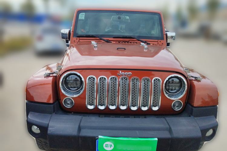 Used Jeep Wrangler 2014 3.0L Sahara Four-Door Edition Front