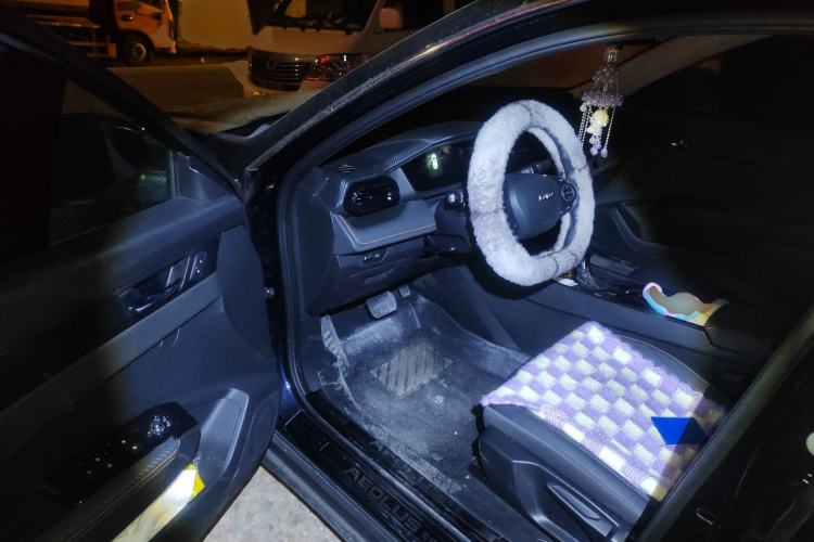 Used Dongfeng Aeolus Yixuan 2025 1.5L Automatic Luxury Version Driver Seat