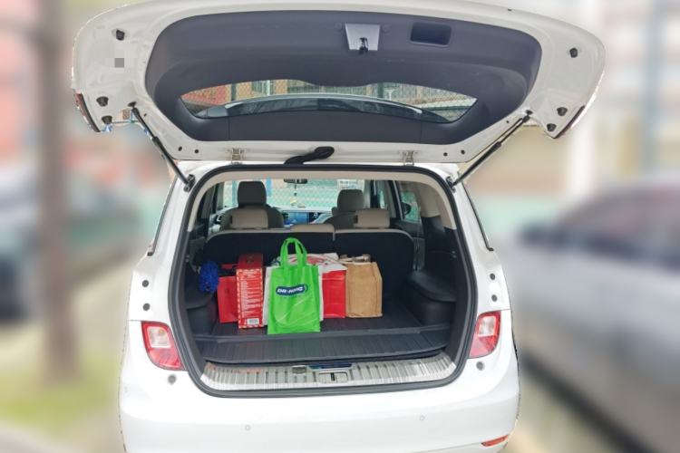 Used Buick GL6 2018 18T 5-Seater Elite Version Trunk