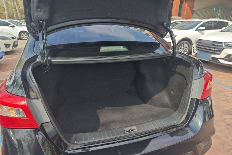 Used Nissan Sylphy 2016 1.6XE CVT Comfort Edition Trunk