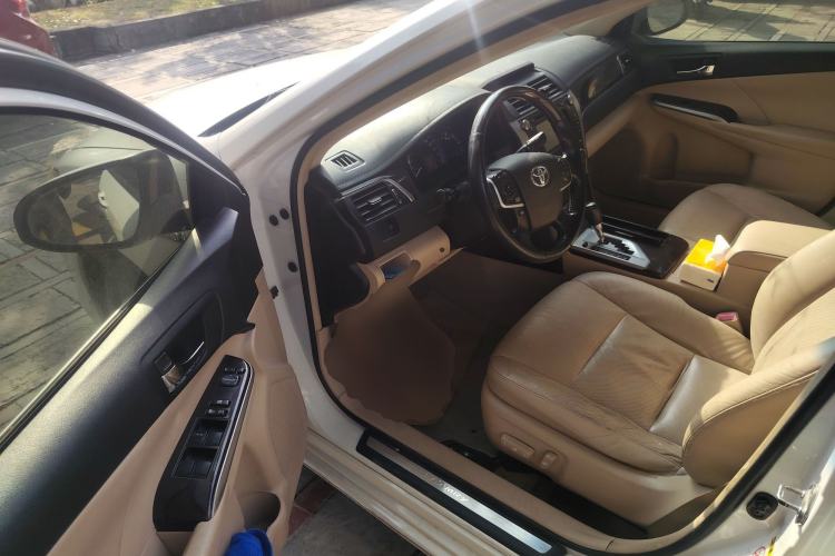 Used Toyota Camry 2012 Luxurious Edition 2.5HG Zunrui