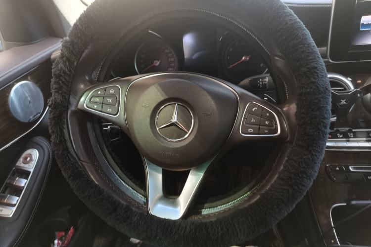 Used Mercedes-Benz GLC 2017 GLC 260 4MATIC Luxury Model Steering Wheel