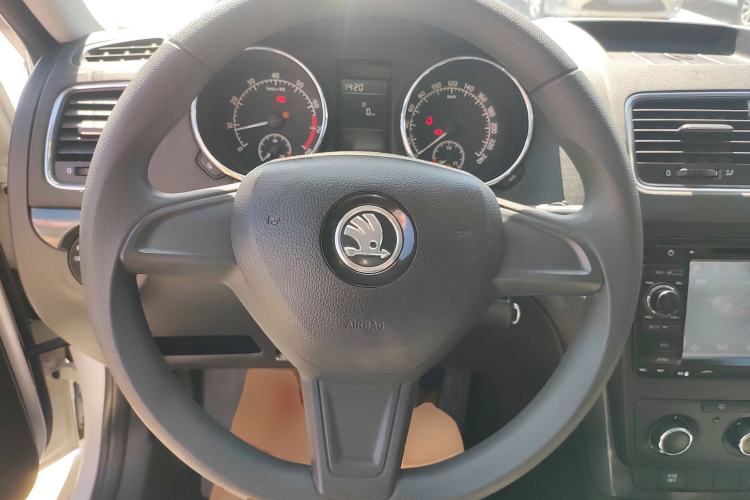Used Skoda Yeti 2014 1.6L Manual Colorful Edition
