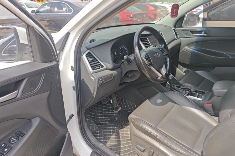 Used Hyundai Tucson 2018 1.6T Dual-Clutch Two-Wheel Drive 15th Anniversary Special Edition