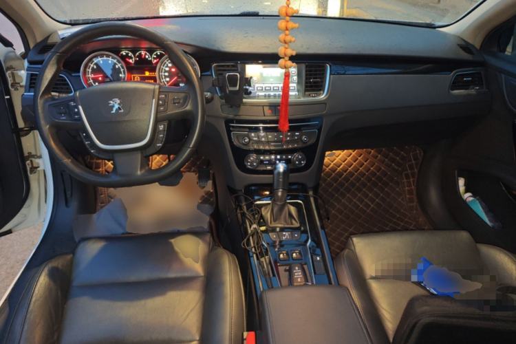 Used Peugeot 508 2015 1.6THP Automatic Prestige Edition Center Console