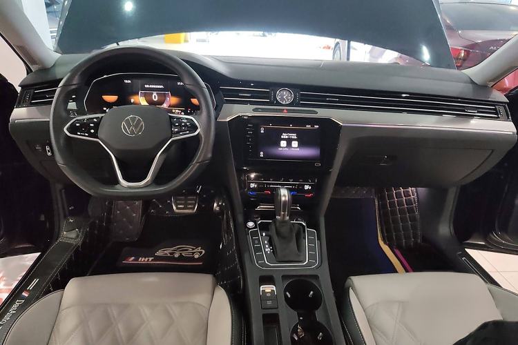 Used Volkswagen Magotan 2023 2 Million Units Limited Edition 280TSI DSG Leading Version