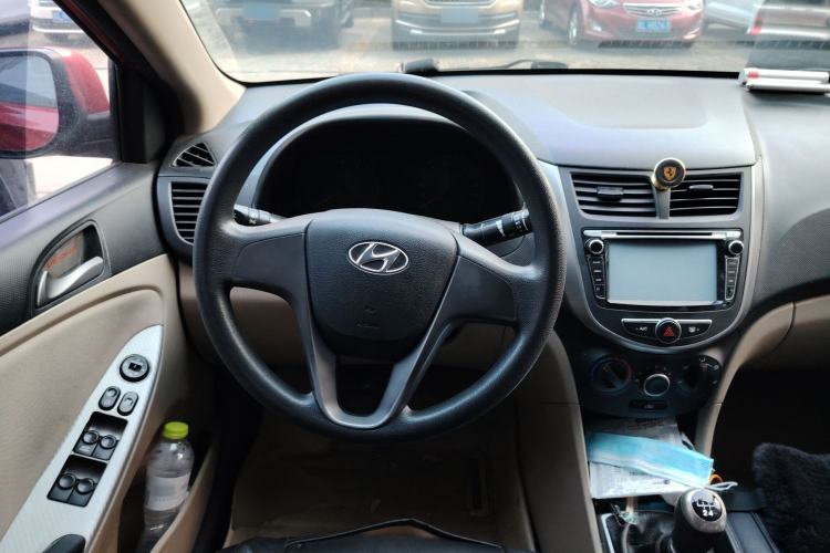 Used Hyundai Verna (older generation) 2014 1.4L Manual Smart GLS Trim
