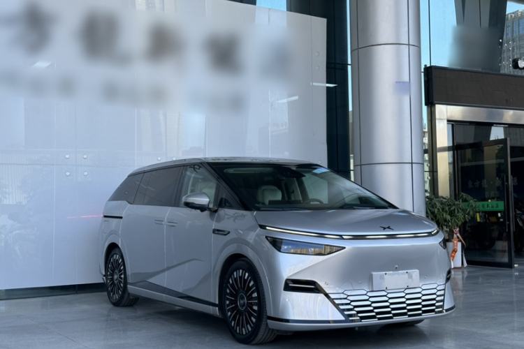 Used XPeng X9 2025 702 Four-Wheel Drive High-Performance Max
