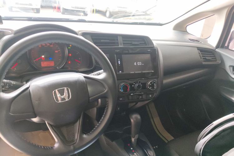 Used Honda Fit 2018 1.5L CVT Comfort Version Center Console