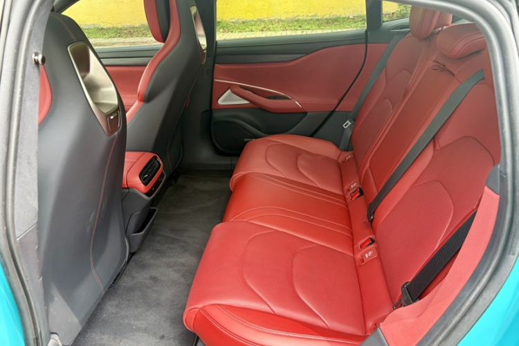 Used Xiaomi Auto SU7 2024 Four-Wheel Drive Ultra-Long Range Advanced Intelligent Driving Max Edition Interior 4