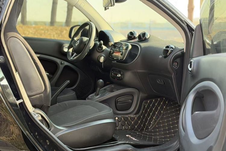 Used smart fortwo 2018 1.0L 52kW Hardtop Passion Edition China V Standard
