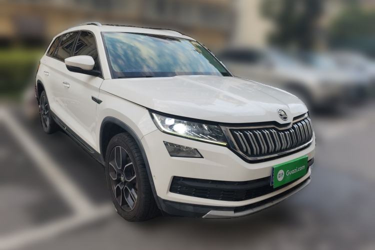 Used Skoda Kodiaq 2019 Facelifted TSI330 7-Seater Two-Wheel-Drive Luxury Enjoyment Edition China VI Standard Front Right 45 Deg
