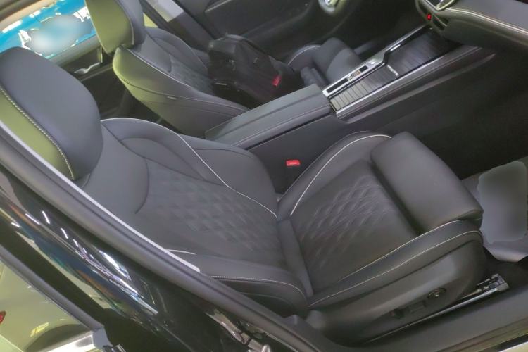 Used Volkswagen Magotan 2024 380TSI DSG Ultimate Edition Right Front Seat