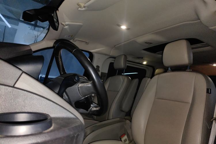 Used Ford Tourneo Custom 2017 2.0T Automatic Elite Version Left Front Seat