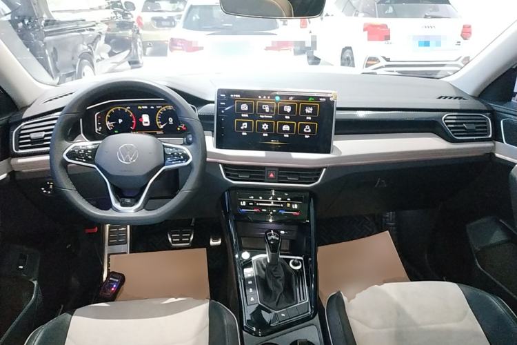 Used Volkswagen Tayron X 2023 330TSI Two-Wheel-Drive Prestige High-Energy Version Interior 2