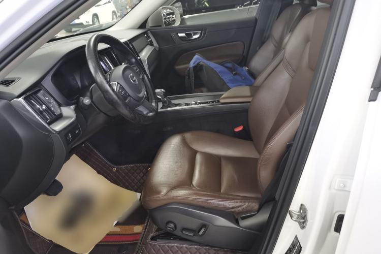 Used Volvo XC60 2020 T5 4x4 Zhiyi Luxury Edition