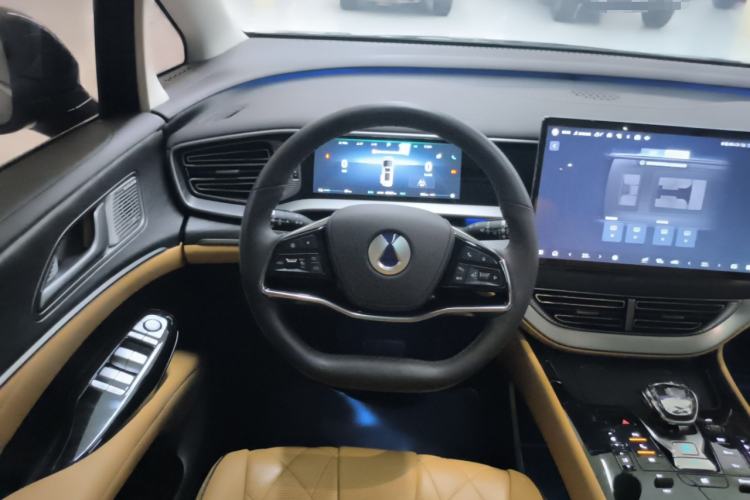 Used Denza D9 2024 DM-i 980 Four-Wheel Drive Prestige Model
