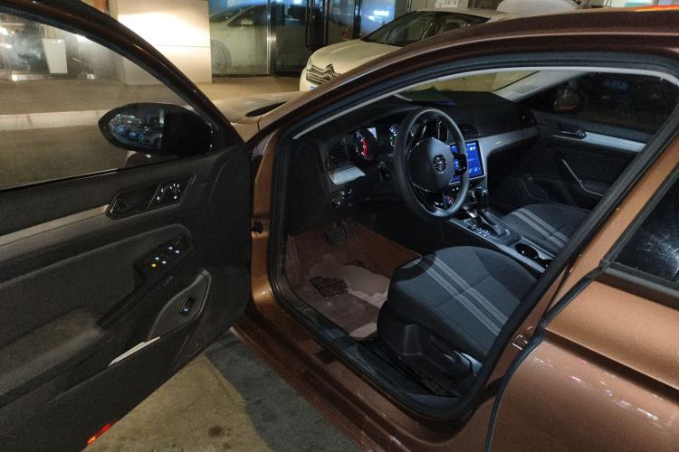 Used Volkswagen Lamando 2015 230TSI DSG Fashion Edition
